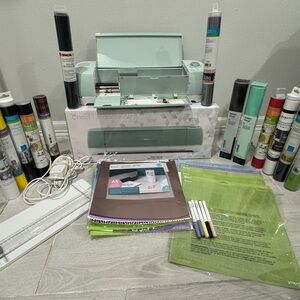 Cricut Explore Air 2 Bundle in Mint with Accessories